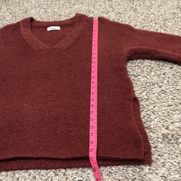 Urban Outfitters Sweater Size Small Burgundy Plush Fuzzy Fluffy V-Neck Pullover - Picture 10 of 12
